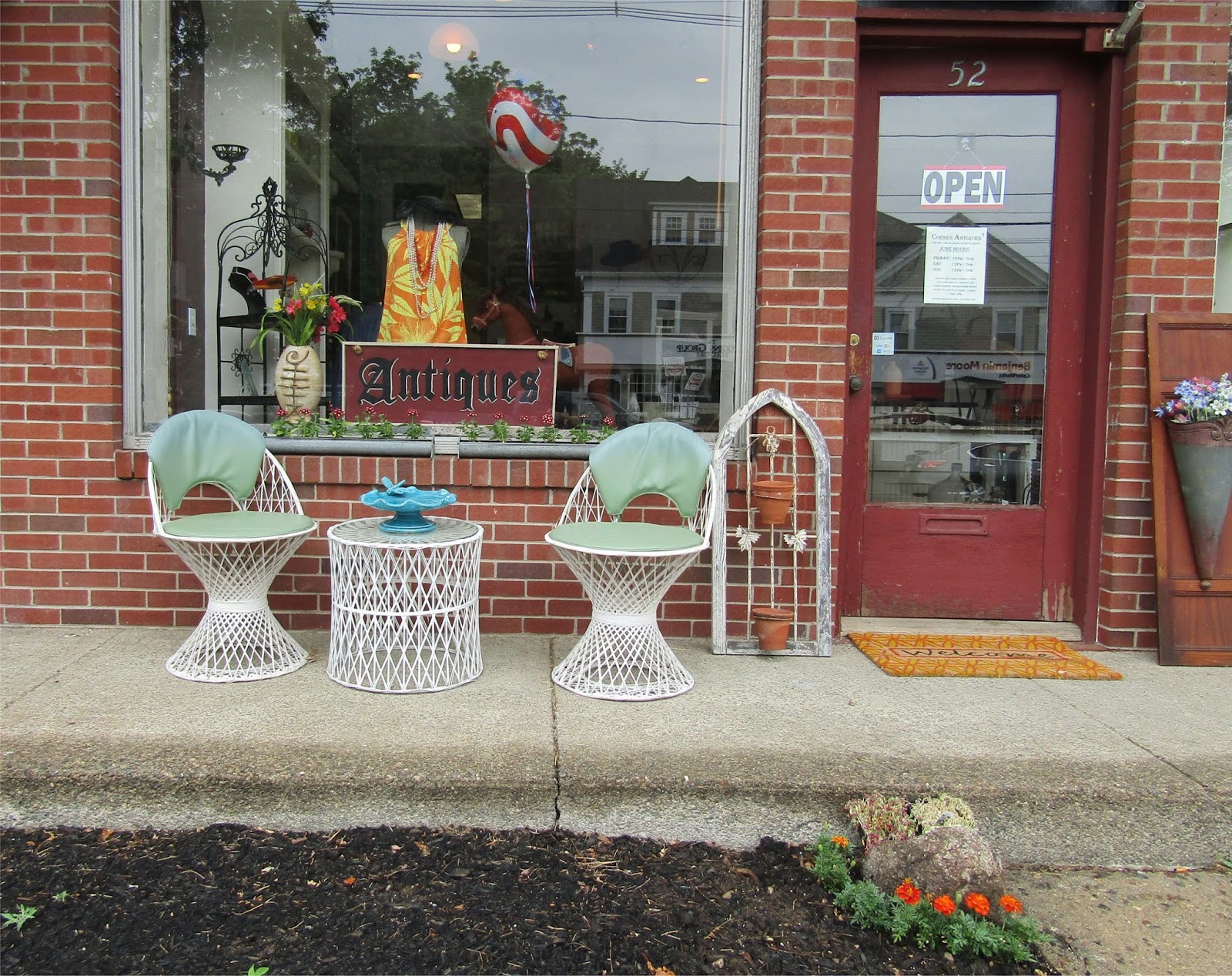 Bedford Mass What's new in Retail Corner Antiques 2 Opens at 52 Great Road