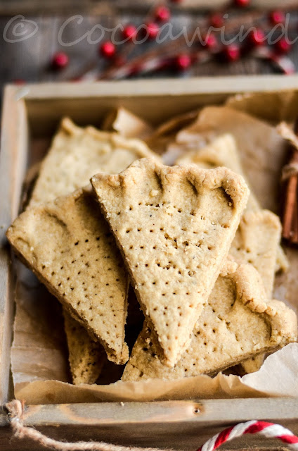 Spiced Shortbread Cookies - Cocoawind