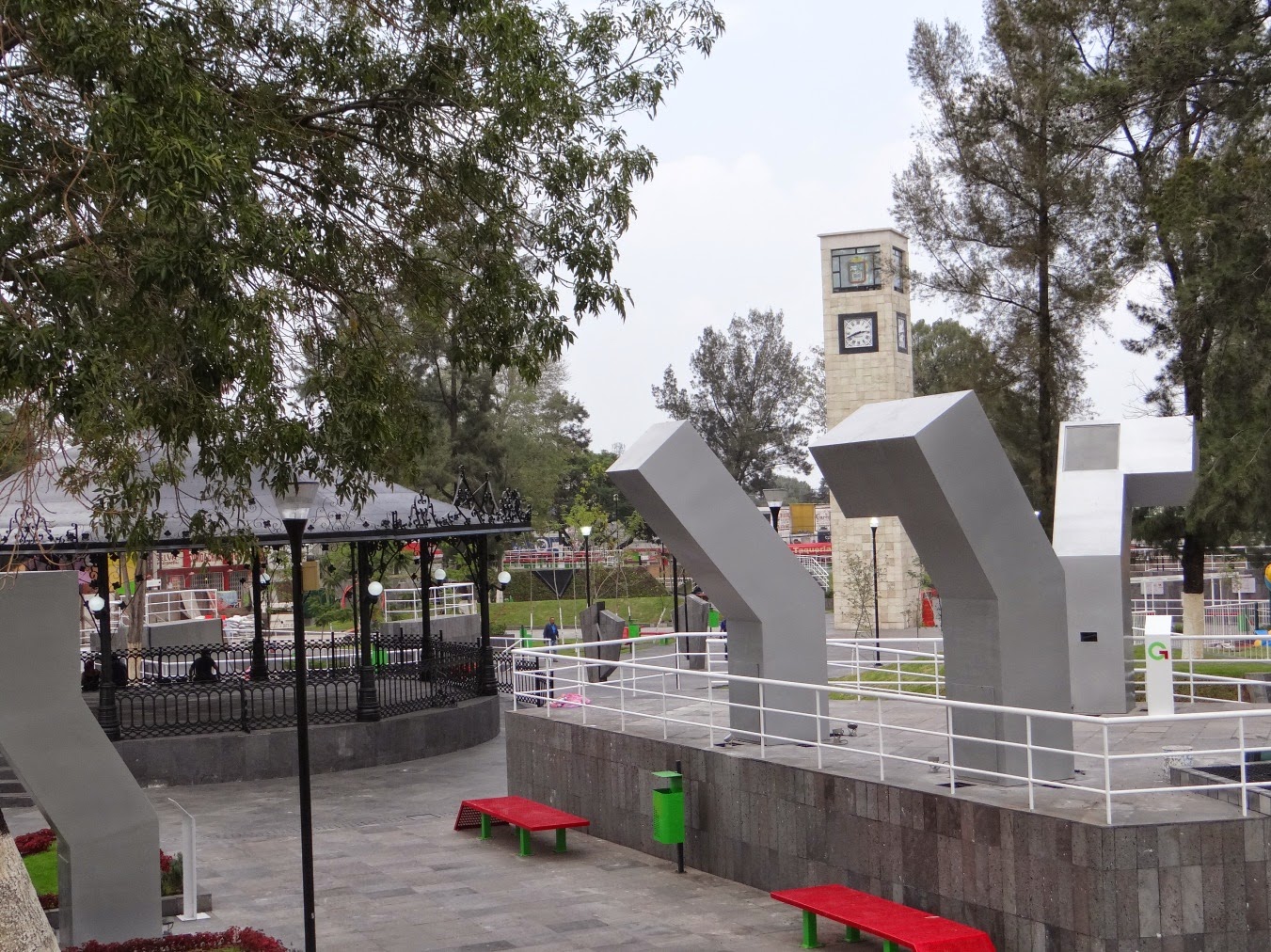 El mexiquense Hoy Moderno Jardín Central en San Cristóbal Ecatepec. El mexiquense Hoy Moderno Jardín Central en San Cristóbal Ecatepec.