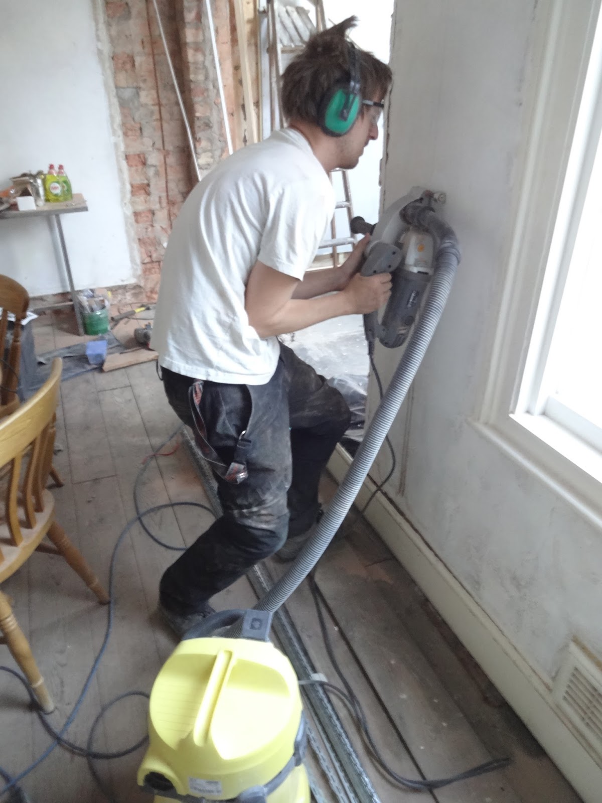 Chasing Cables the Easy Way - Kezzabeth | DIY & Renovation Blog