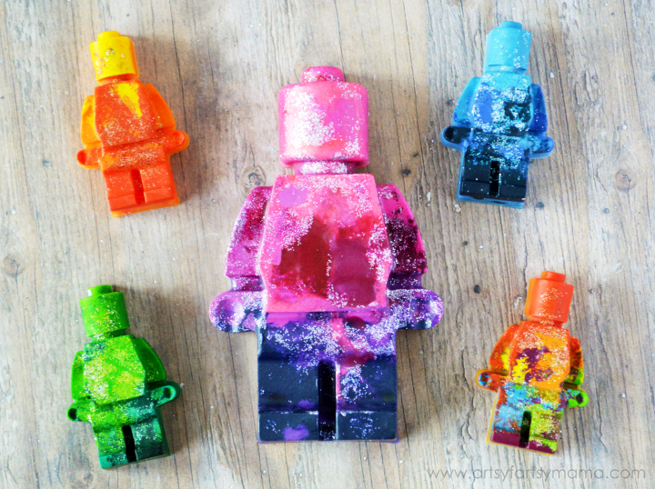 DIY Lego Crayons at artsyfartsymama.com #giftidea #LEGO