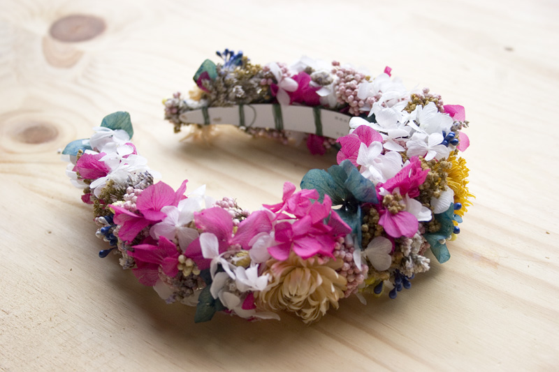 DEF Deco - Decorar en familia: Diy diadema de flores preservadas y secas8