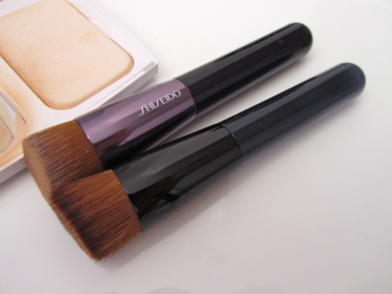 Rouge Deluxe Shiseido Perfect Foundation Brush and 131 Foundation Brush