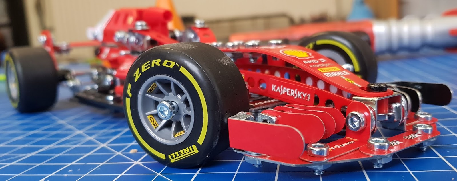 Meccano Formula 1 Ferrari Grand Prix Racer STEM Building Model Set 325 Pieces 