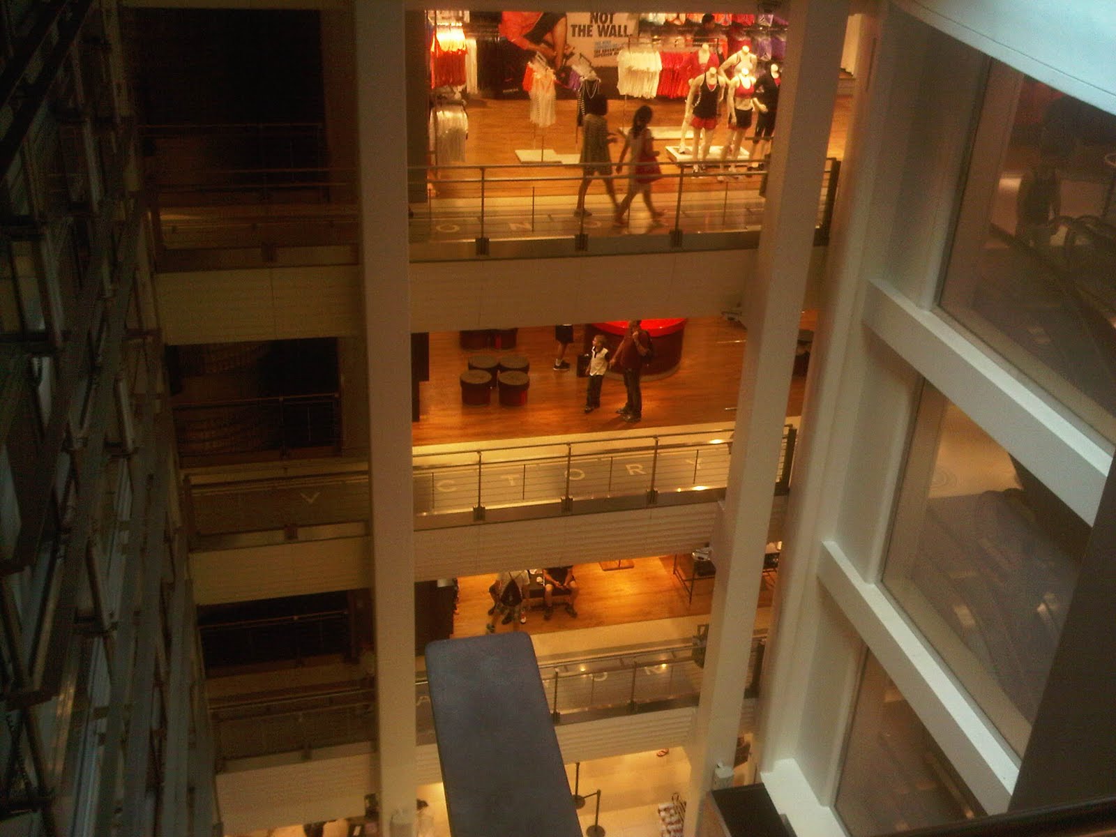 sneakerlegend keithyboy: Nike Town