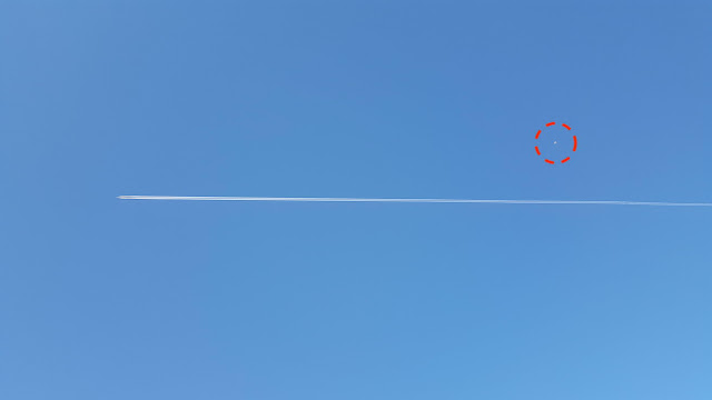 White UFO Recorded Moving Near Chem Trail Raises Questions About Why? Orb%252C%2Borbs%252C%2Balien%252C%2Baliens%252C%2BET%252C%2Bspace%252C%2Bsighting%252C%2Bsightings%252C%2Bnews%252C%2Bchem%2Btrail%252C%2Btech%252C%2Btechnology%252C%2B3