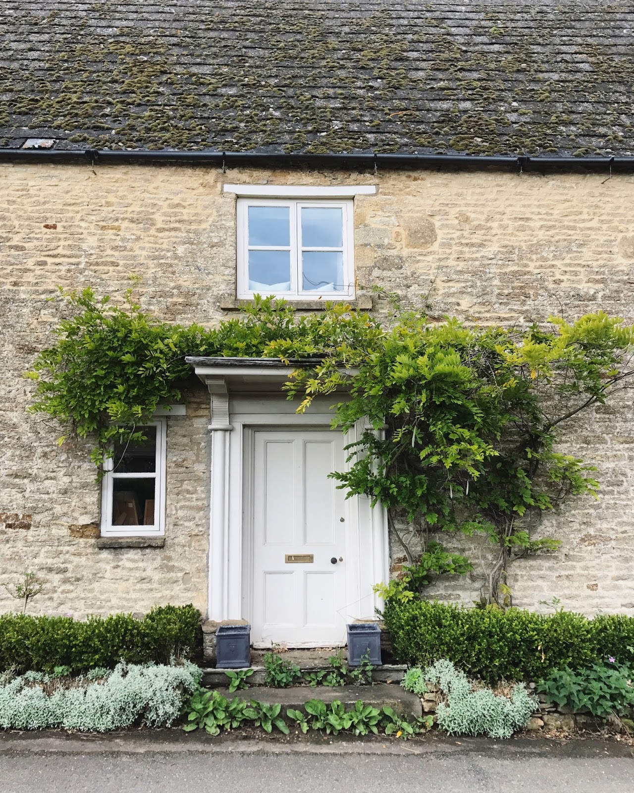 Travel Little Cotswold Cottage and Summer in The Cotswolds Roses
