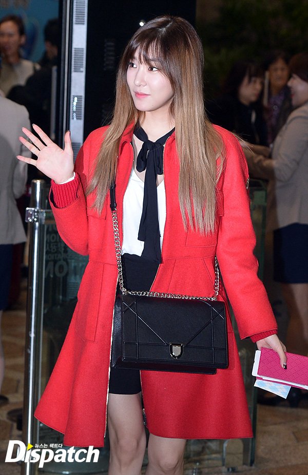 SNSD's Tiffany is off to Japan, check out her hot airport fashion ...