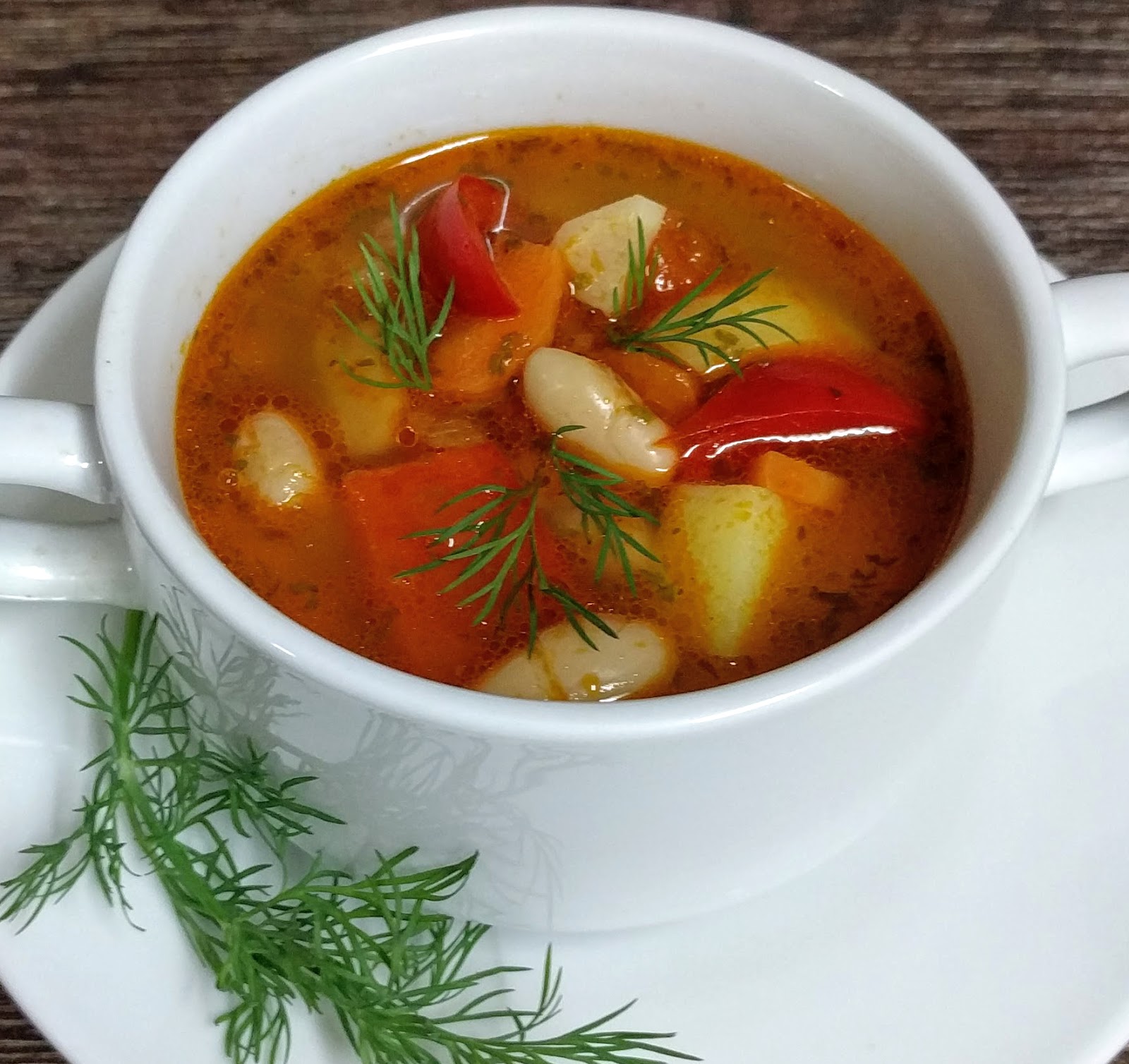 - Letscho Suppe