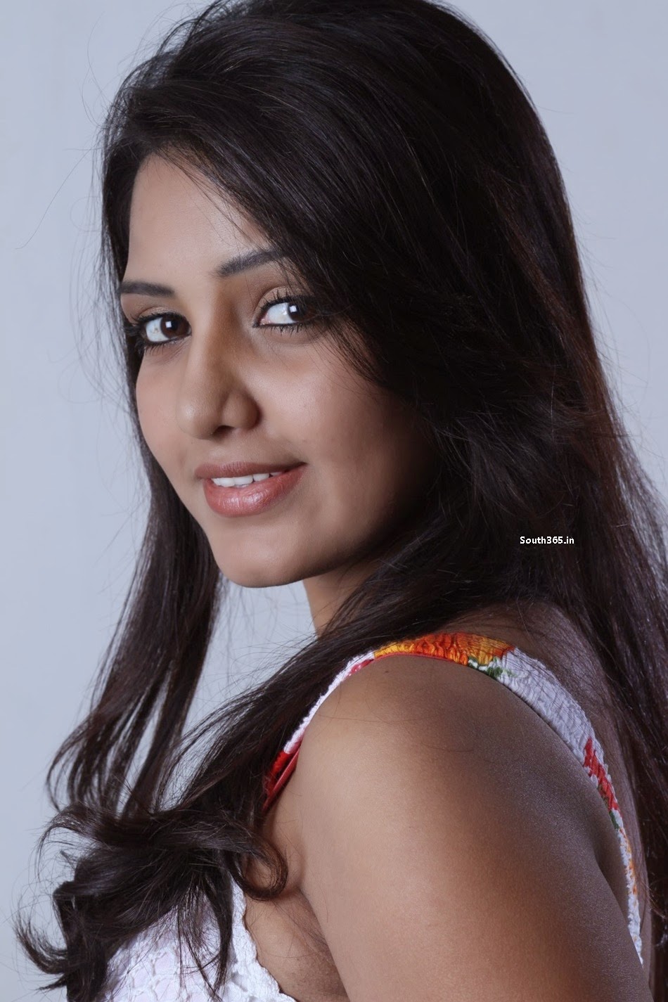 Tv Serial Actress Bhavani Reddy Photos and HD Images