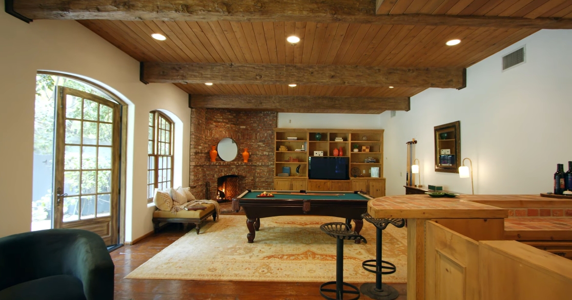 33 Interior Design Photos vs. 9989 Liebe Dr, Beverly Hills, CA Luxury Home Tour