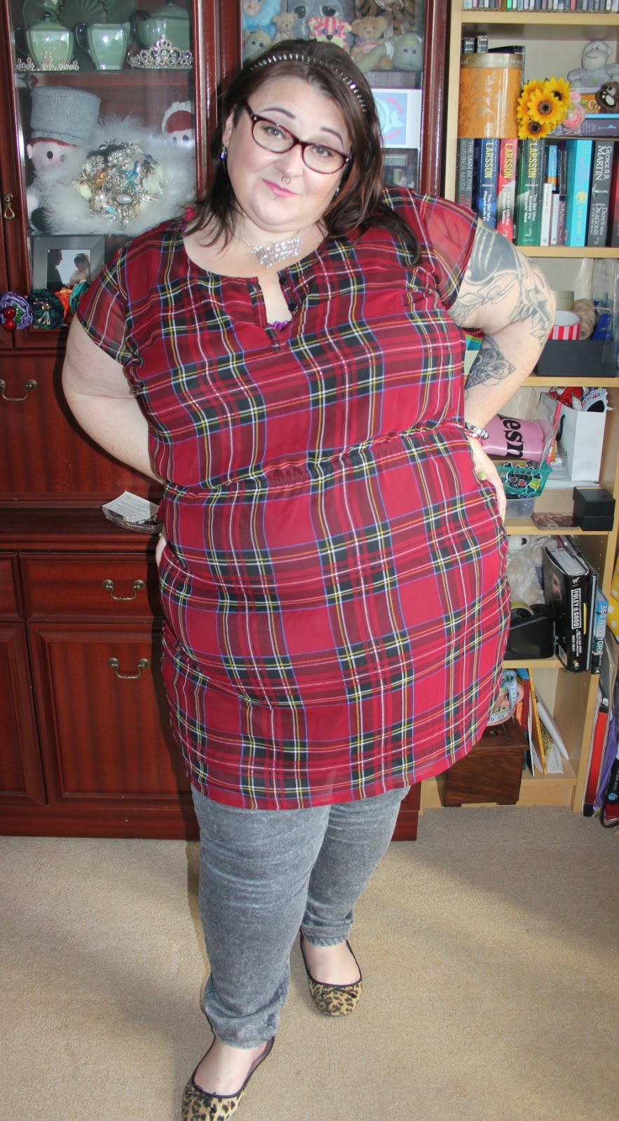 Outfit | Tartan dress - Love Leah