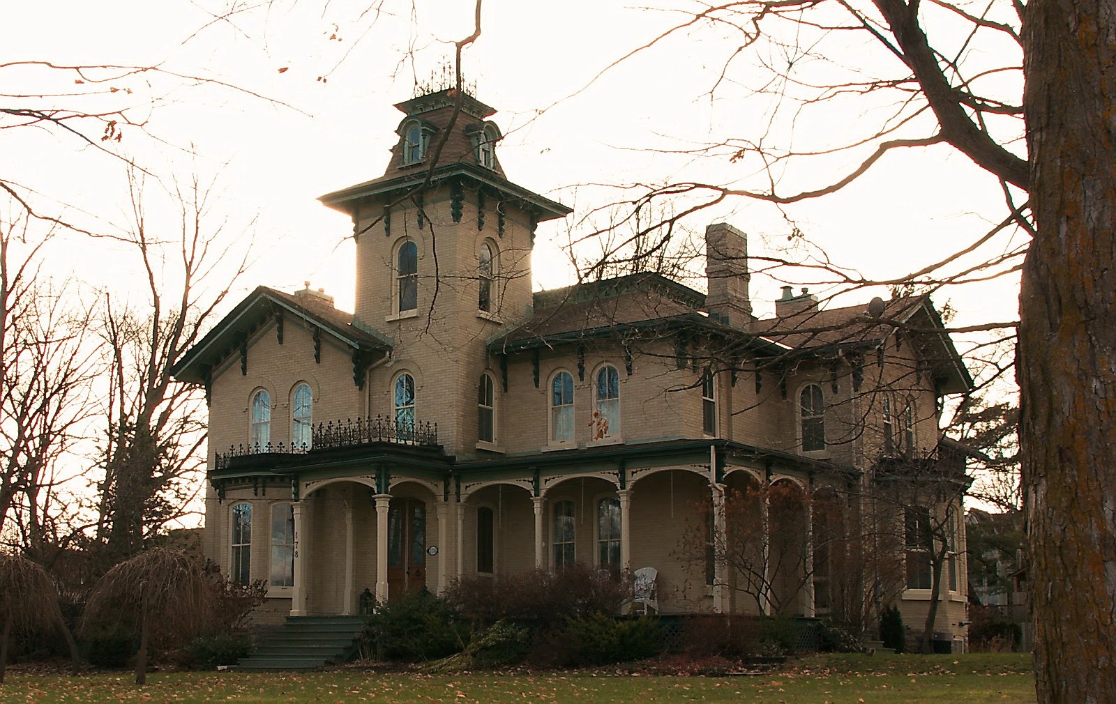 Eye Candy 178 Cochrane St, Port Perry, Ontario