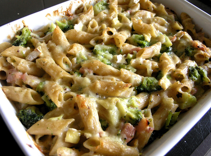 Eat Rainbow Love Cheesy broccoli pasta bake