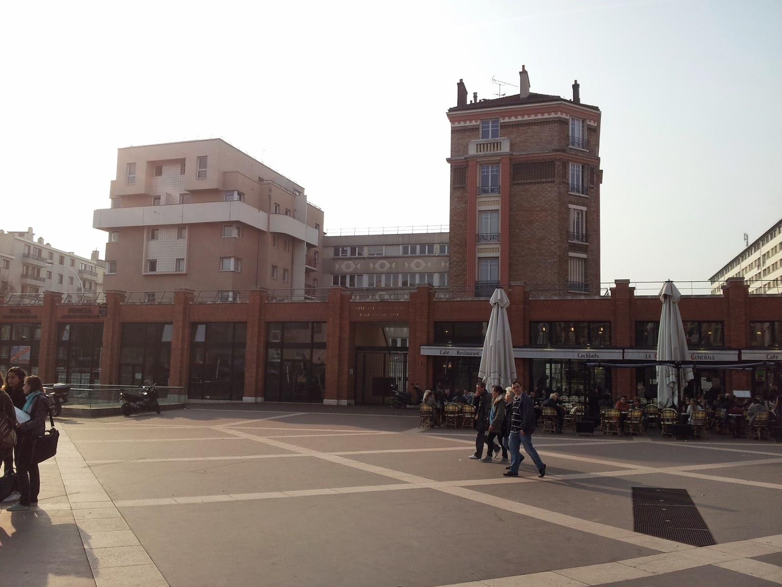 Une ville, une rivière. Le 18 mars arrivée à Montrouge.