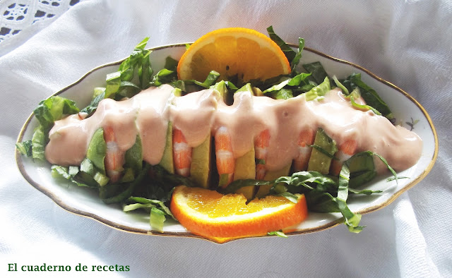 Aguacate y langostinos