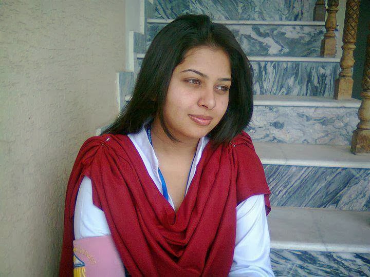 Desi Pakistani Faisalabad Girl Minahal Mobile Number For Friendship