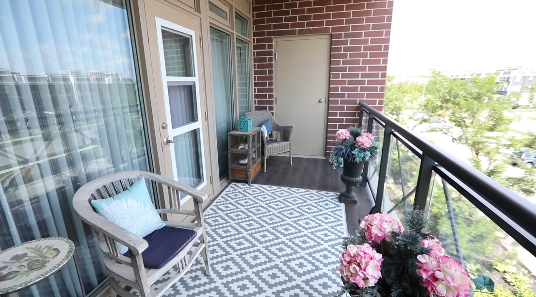 Tour 35 Baker Hill Blvd #305, Stouffville, ON vs. 15 Interior Design Photos