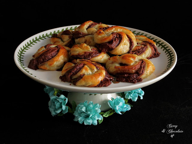 Espirales de hojaldre y Nutella – Rolled puff pastry with Nutella Espirales de hojaldre y Nutella – Rolled puff pastry with Nutella