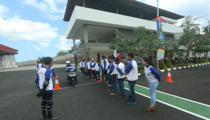 Safety Riding Bagi Member Baru Viber Community dan HCRC