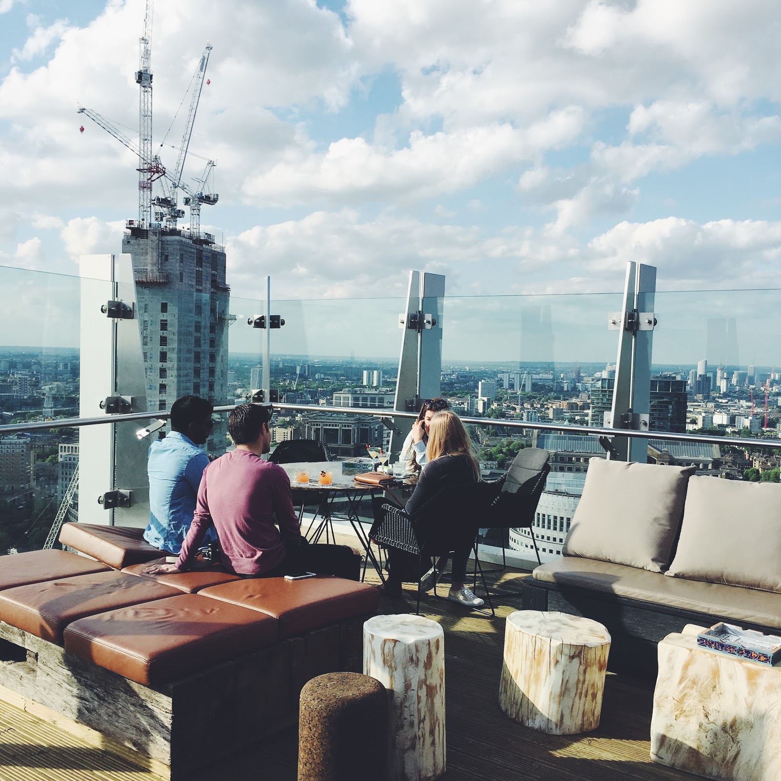 Stella's Wardrobe: NOVOTEL CANARY WHARF - THE NEW HOTEL AND ROOFTOP BAR  WITH THE BEST VIEWS OF LONDON THAT NO ONE KNOWS ABOUT (YET)