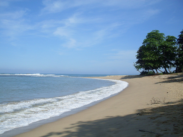 Pantai di Banten Banten adalah salah satu provinsi yang mempunyai perkembangan lumayan pesat Pantai di Banten