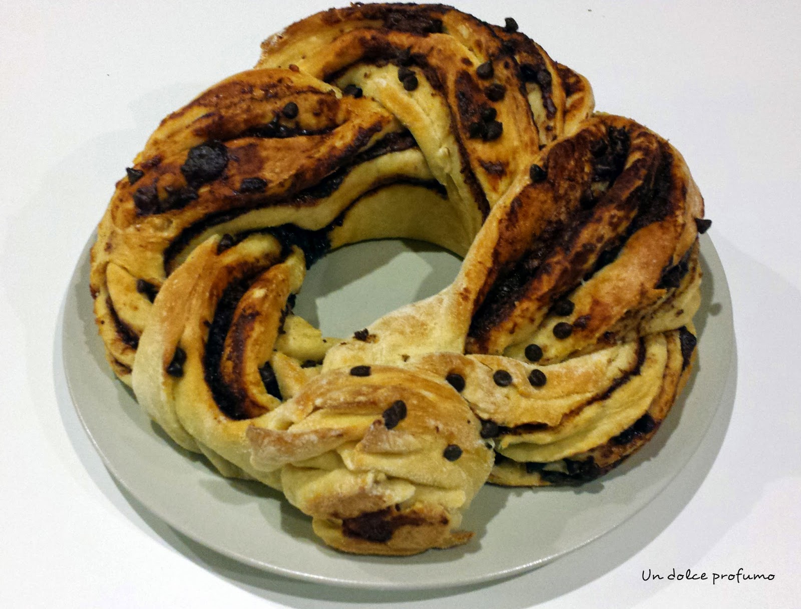 Un dolce profumo Ghirlanda di pan brioche al cioccolato