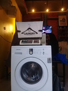 mesin cuci jadi bagian interior ruangan mesin cuci interior ruangan di nut kopi dan laundry