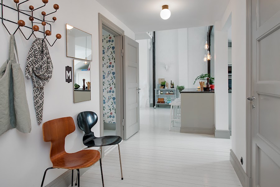 puertas de color gris claro