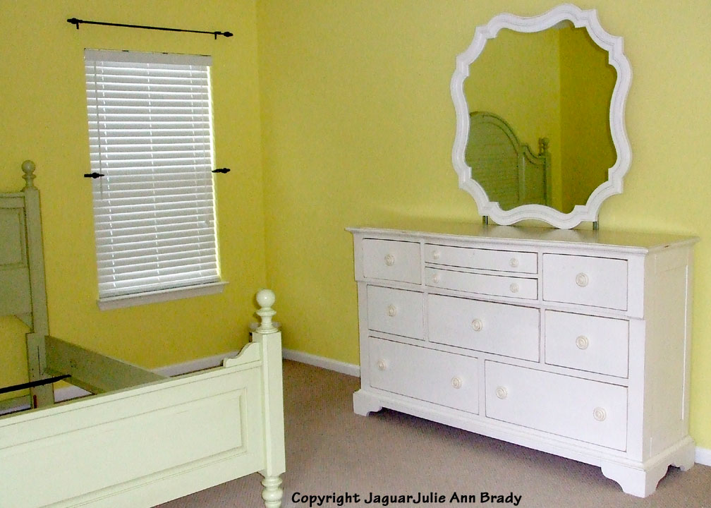 Julie Ann Brady Blog On Stanley Furniture Coastal Living Cottage Coastal Living Cottage Collection By Stanley Furniture Getaway Dresser In Saltbox White And Piecrust Mirror