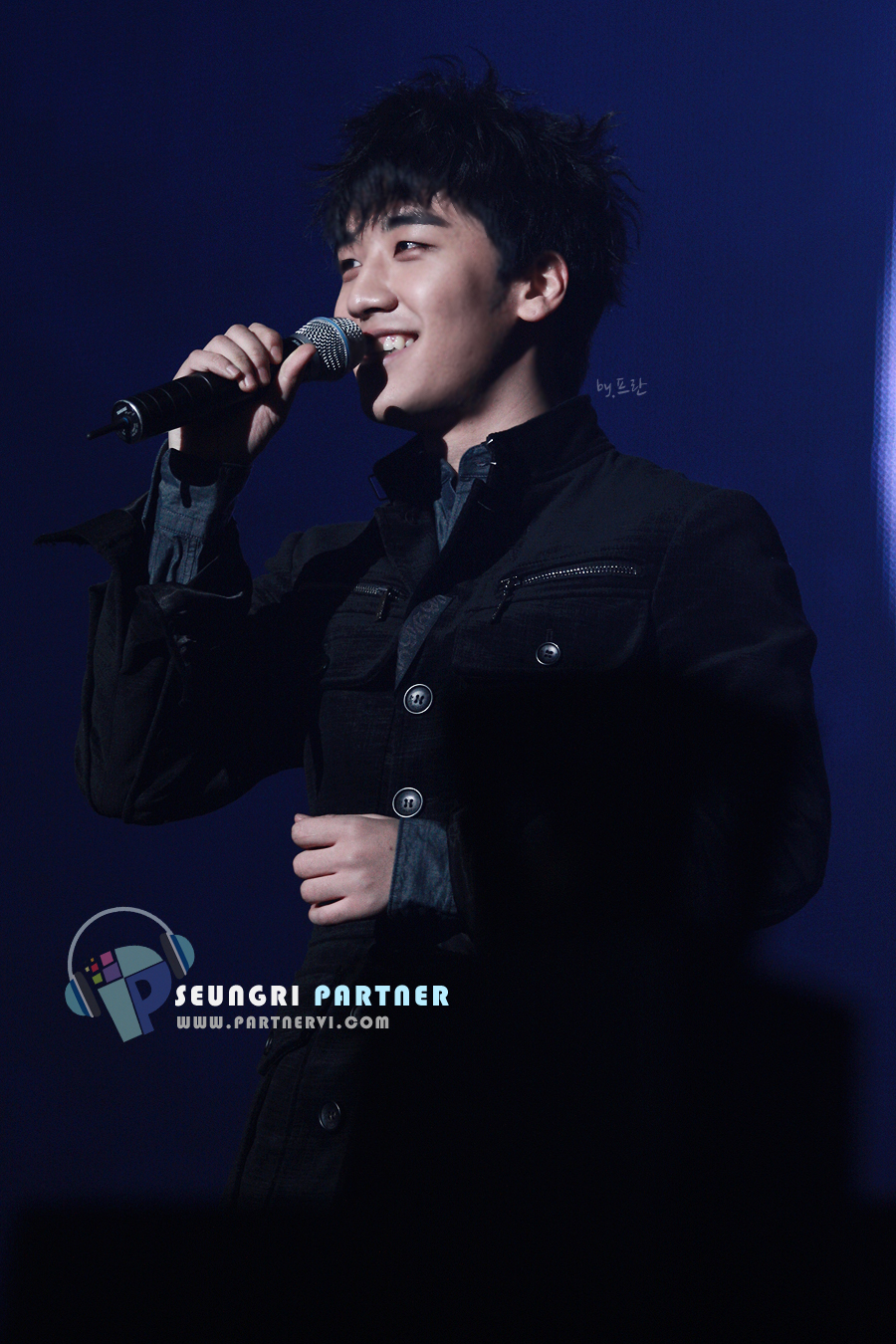 http://2.bp.blogspot.com/-mjhnZzMNV4Y/TvKI_h1bvvI/AAAAAAAAO4M/XRyij5iHObw/s1600/Seungri_015.jpg
