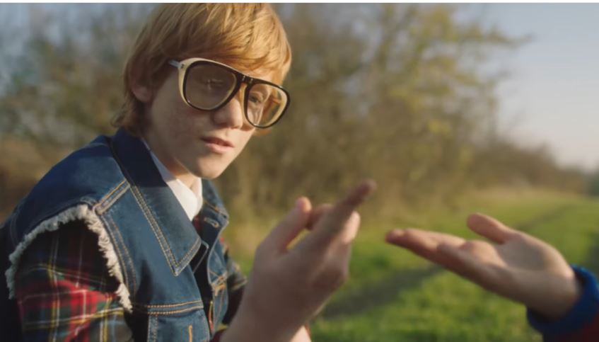 Modella Gucci pubblicità Petra Collins immagina un sogno ungherese per Gucci con Foto - Testimonial Spot Pubblicitario Gucci 2017