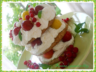 Turnulet de bezea cu fructe