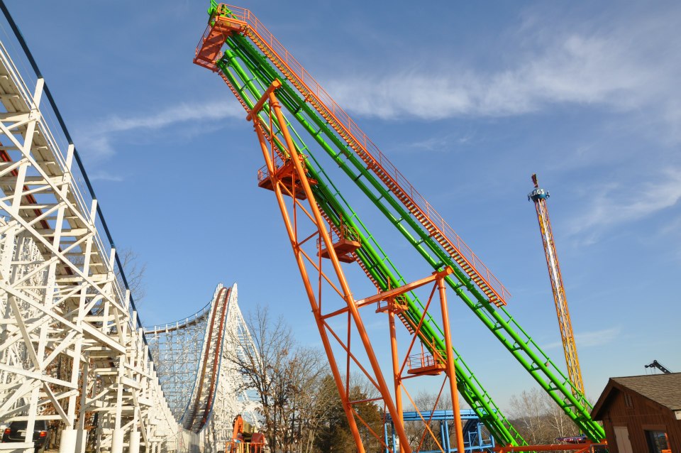 NewsPlusNotes: A Look at Six Flags St. Louis&#39; Shorty Boomerang