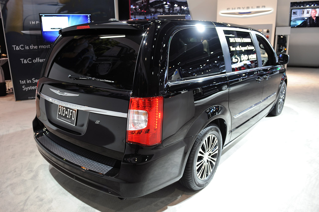Chrysler town and country 2013 colors #5