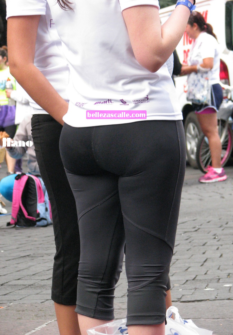 Big Booty In Spandex Candid