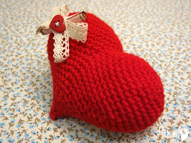 Crochet heart with a message by Pingo - The Pink Penguin