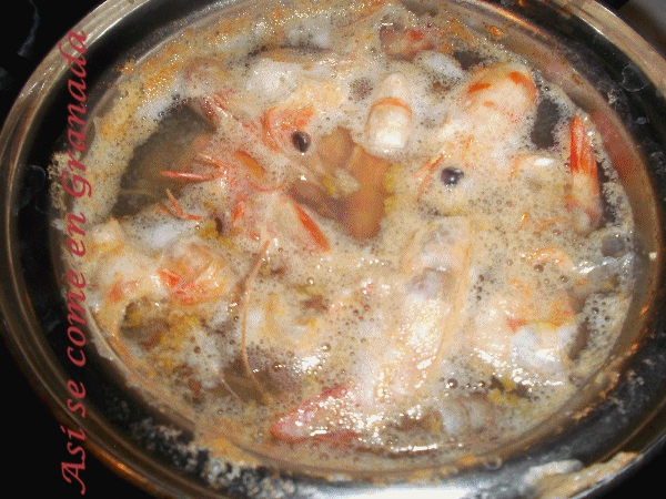 as-se-come-en-granada-cous-cous-al-pil-pil-de-langostinos-reto