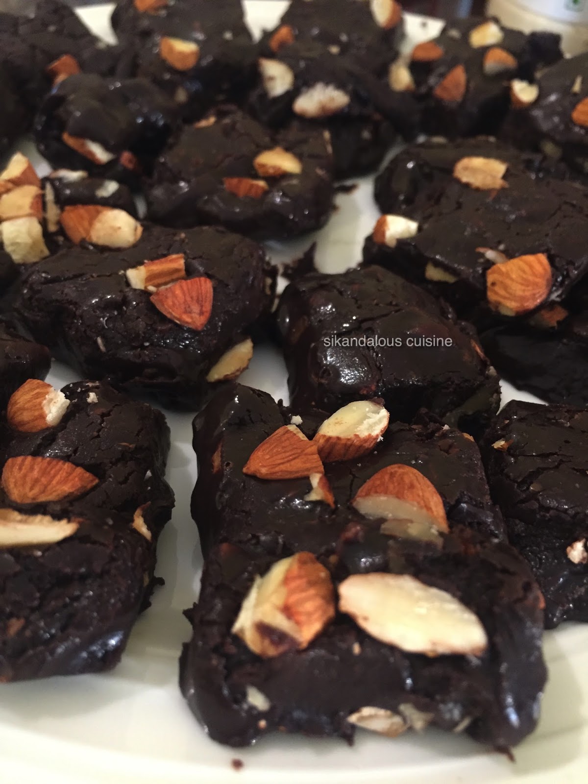 Sikandalous Cuisine Gooey Chocolate Fudge sikandalouscuisine