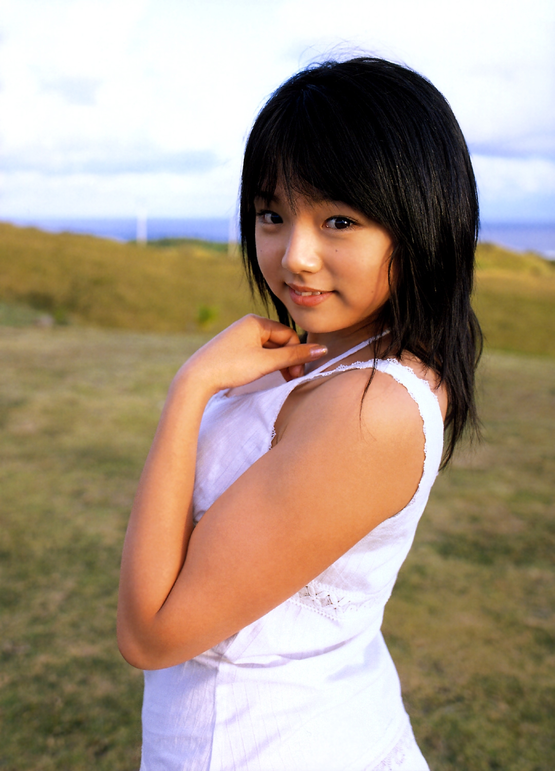 Ai Shinozaki Photo - sexy girl in white skirt outdoor | 1000asianbeauties