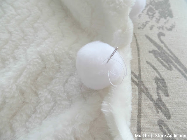 DIY pom-pom throw 