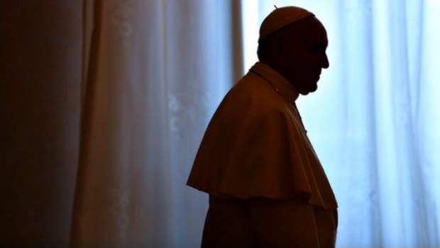 El Vaticano encarcela a sacerdote por posesión de pornografía infantil
