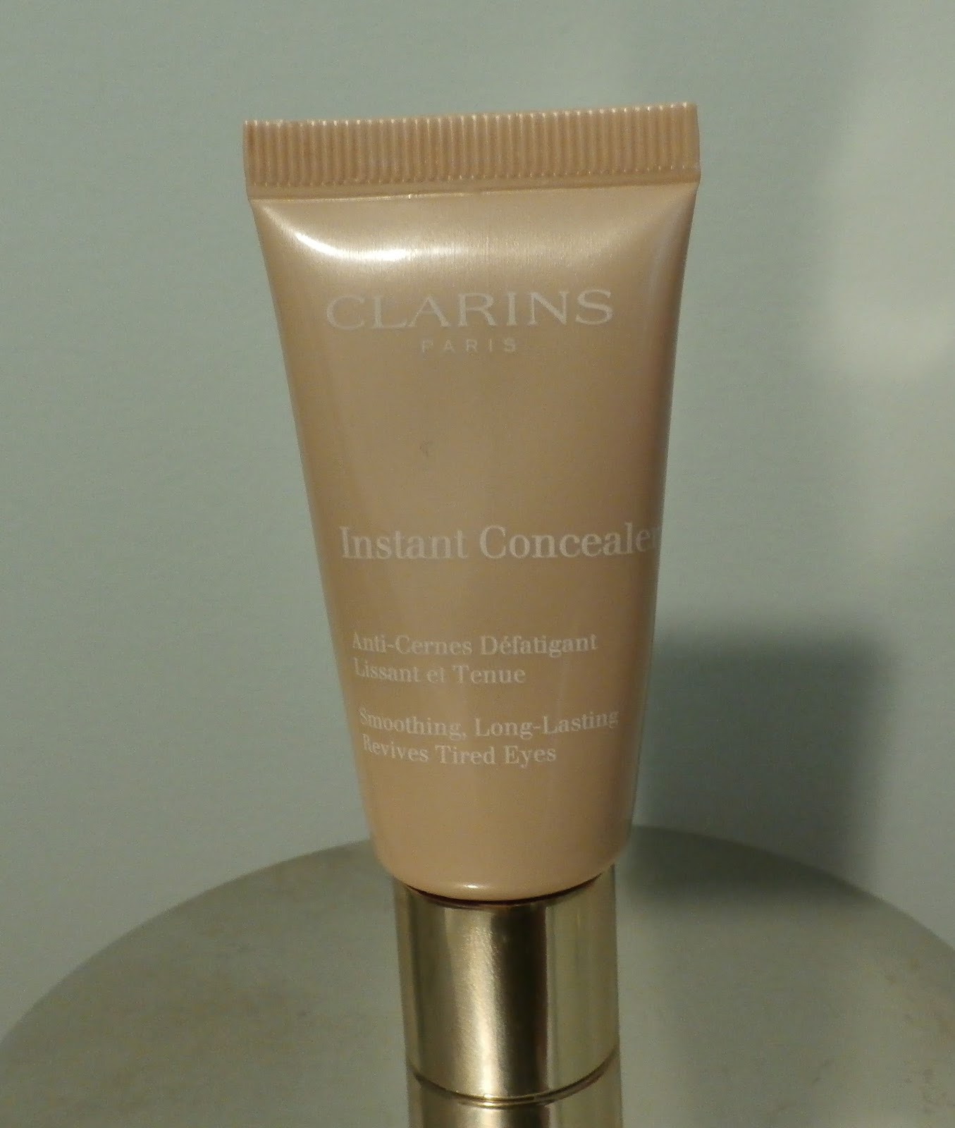 My Makeup Issues: Clarins Paris Instant Concealer 02 - Review and Swatch