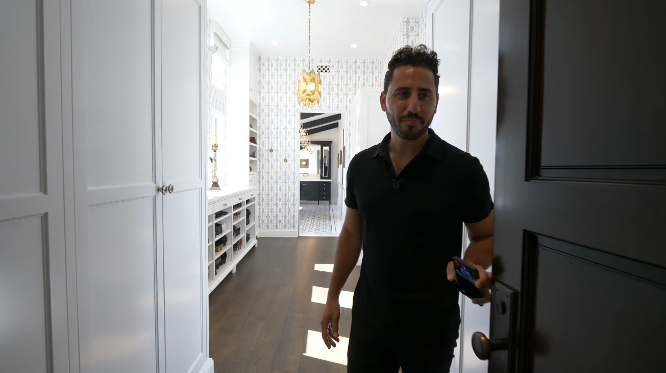 33 Photos vs. 824 Vía Del Monte, Palos Verdes Estates, CA vs. Oceanfront Mansion Interior Design Tour By Josh Altman