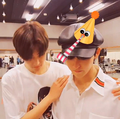 어제자 데뷔 첫 1위하고 눈물쏟는 더보이즈 | 인스티즈