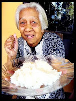 Grandma give me a plate of white rice
