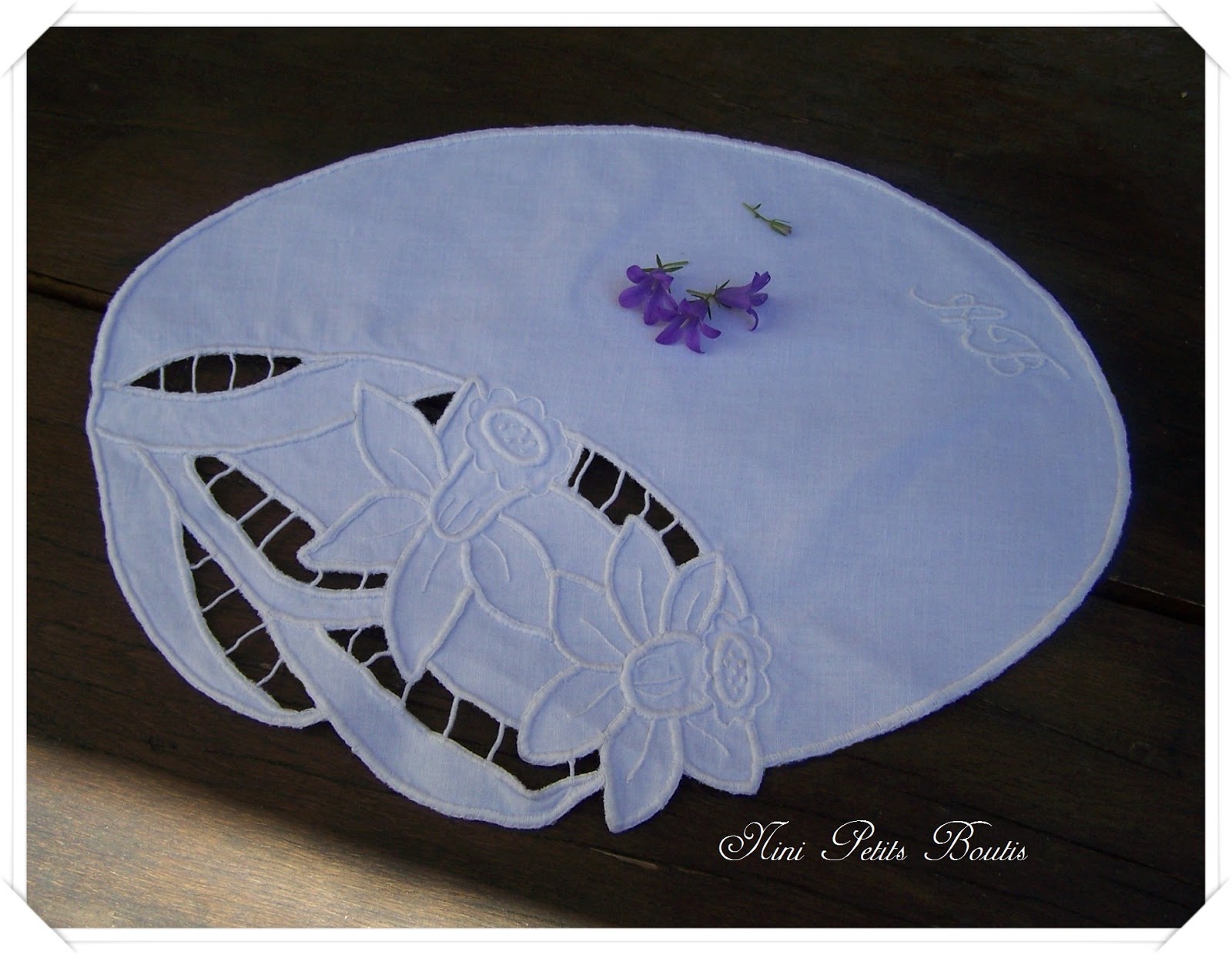 Nini Petits Boutis Broderie Richelieu.Point de palestrina