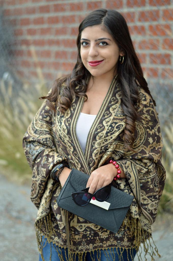 How to style a scarf as a main piece Jordanian Scarf and Zara Jeans