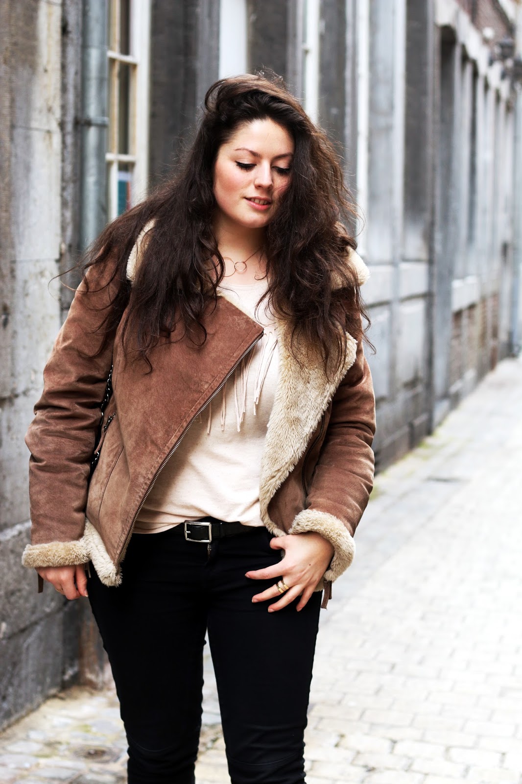 MOUTON RETOURNE veste look