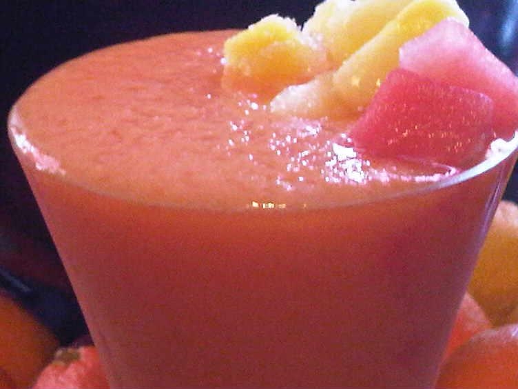 Smoothies & MORE Watermelon Mango Pineapple Apple Juice Smoothie